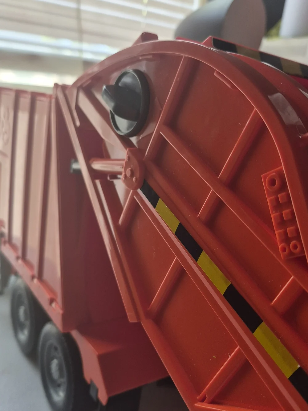 DRIVEN by Battat Big Orange Recycling Garbage Truck 21